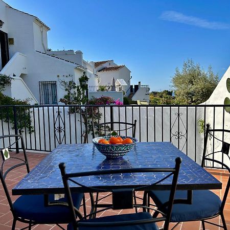 Casa Con Terraza Y Hermoso Jardin Comunal Nerja Exterior photo