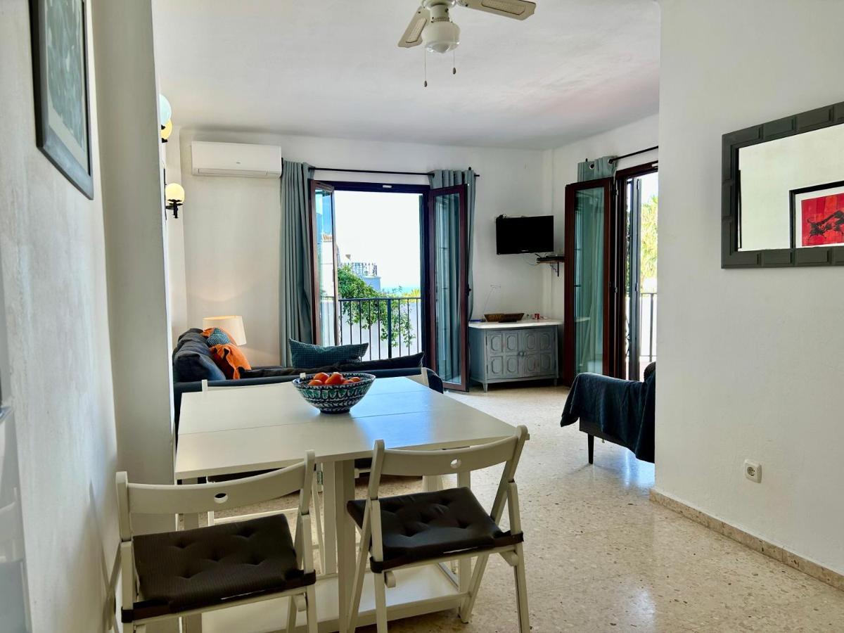 Casa Con Terraza Y Hermoso Jardin Comunal Nerja Exterior photo