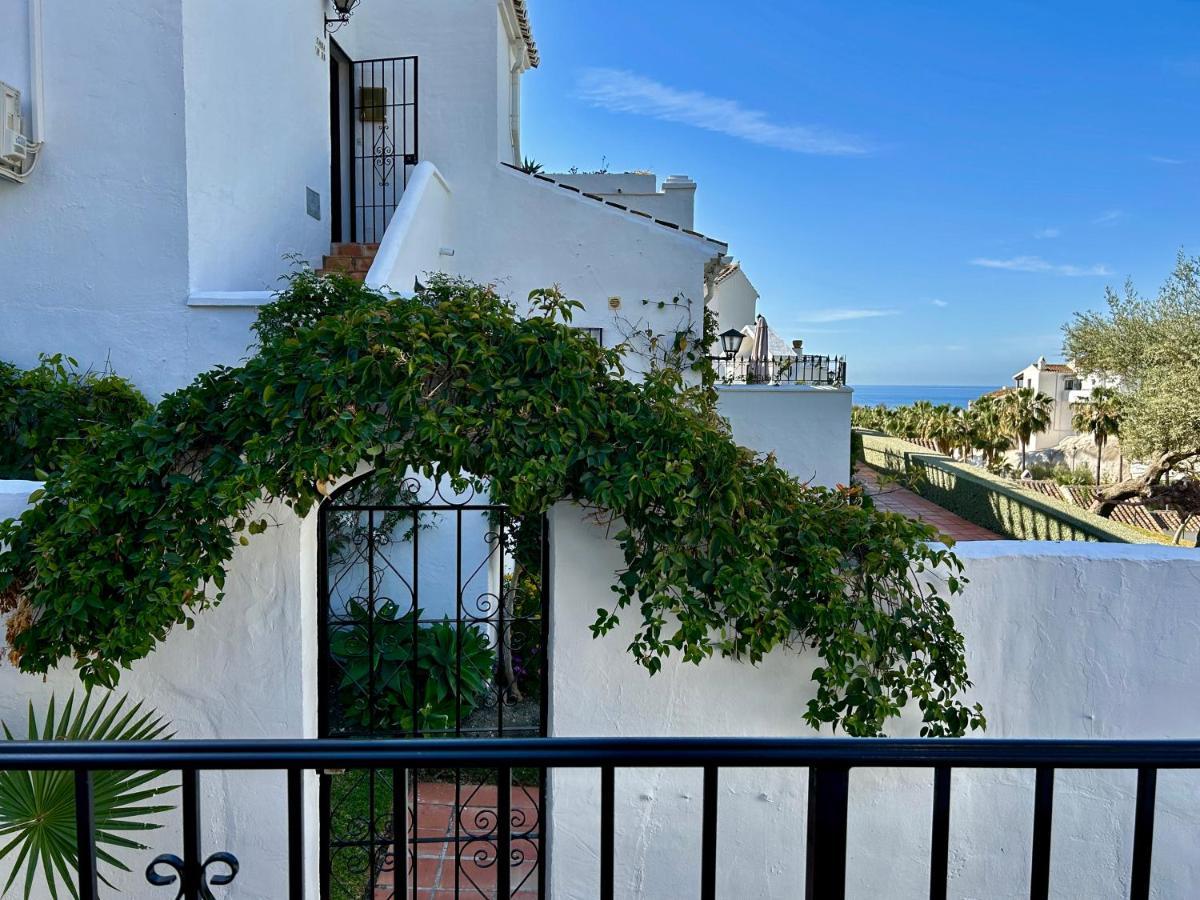 Casa Con Terraza Y Hermoso Jardin Comunal Nerja Exterior photo